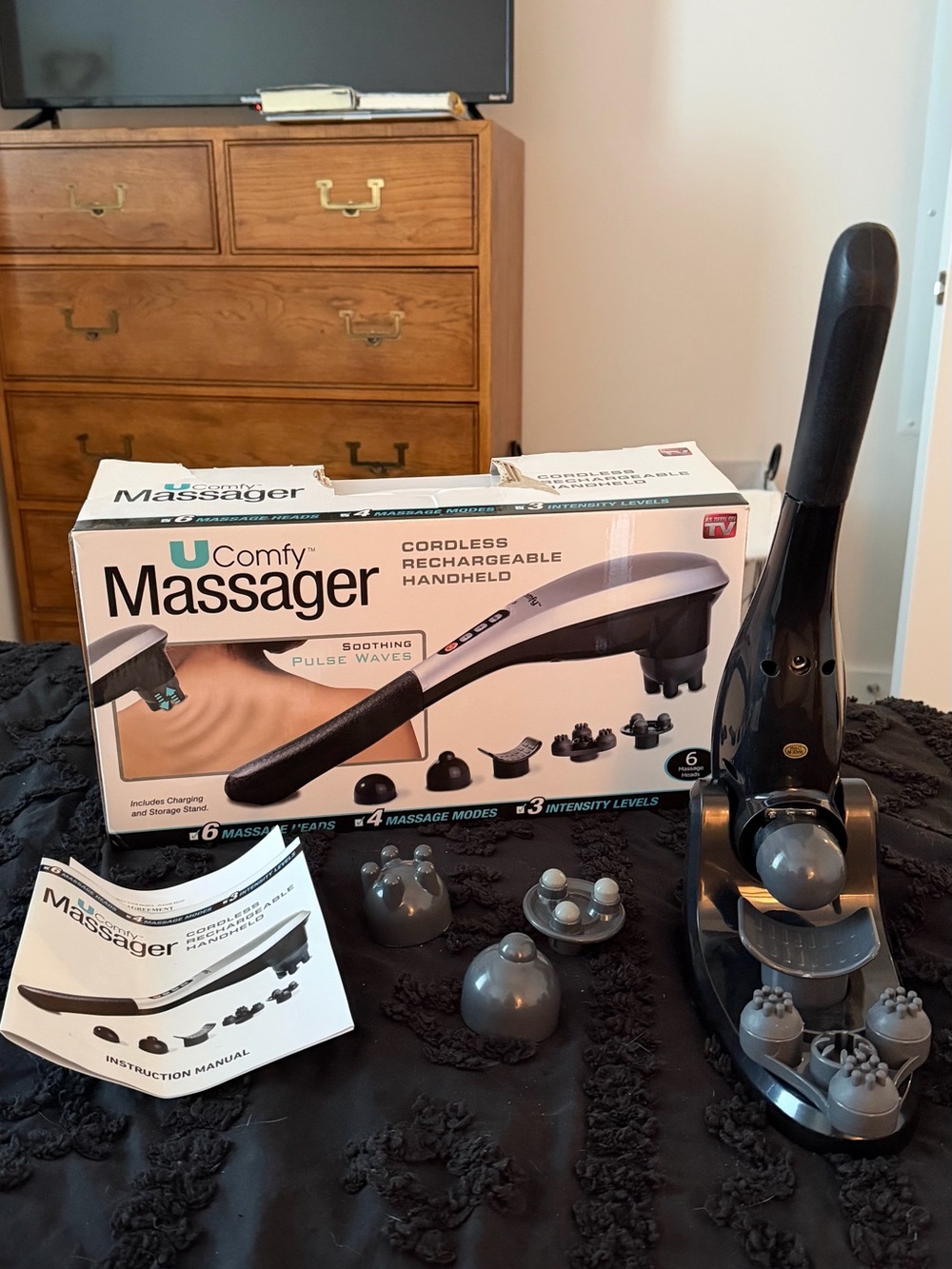 uComfy Cordless Rechargeable Handheld Massager with 6 massage heads